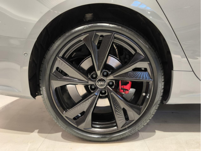 奥迪a7l而且更新了轮毂的配置_易车