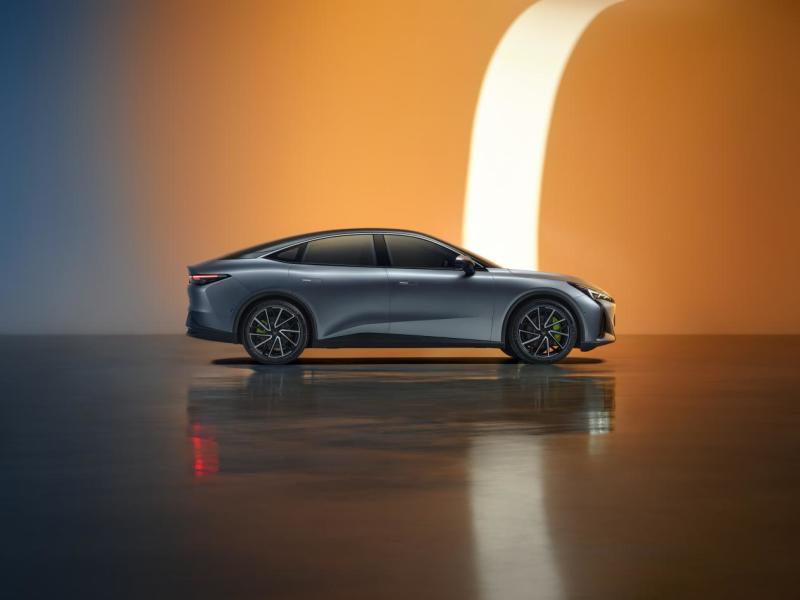 极狐阿尔法s5以01925cd重新定义全球量产车风阻极限