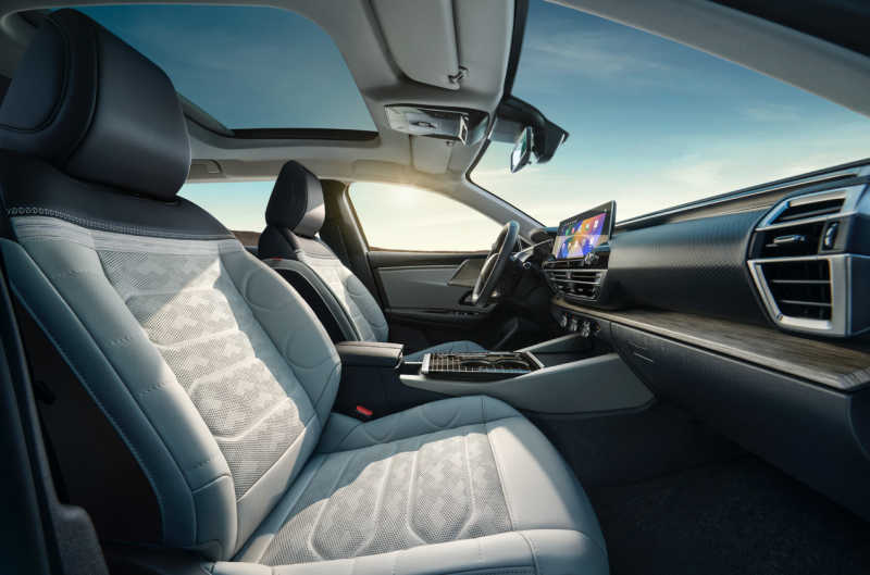 凡尔赛c5 x新车采用了极简设计风格_易车