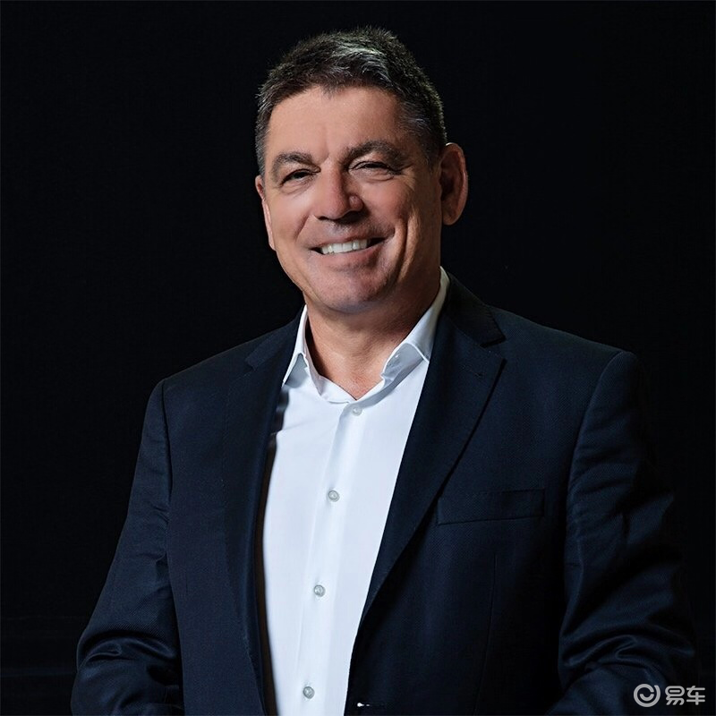 贾跃亭卸任FF CEO “宝马i8之父”毕福康接任
