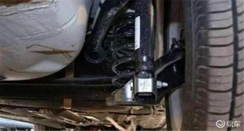 内饰松散判断_底盘松散原因_cs75开两年底盘松散吗