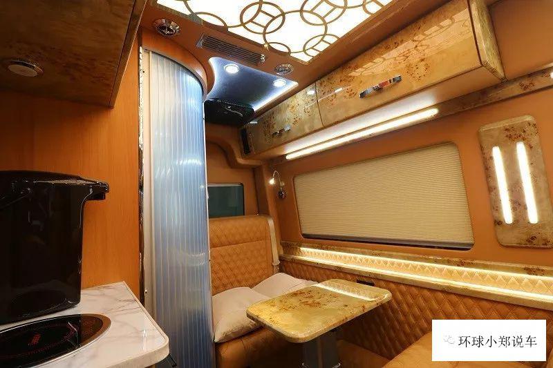 进口奔驰斯宾特少有的汽油商务房车,还带卫生间和床!