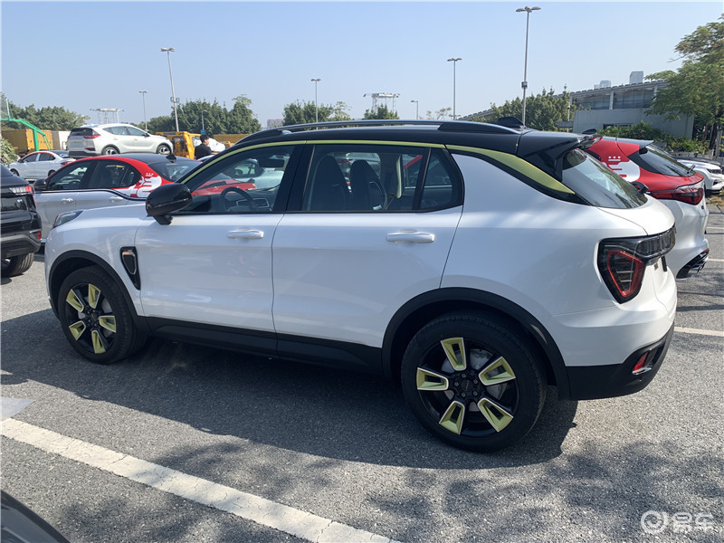 油耗不足5l领克01hev亮相搭15t混合动力