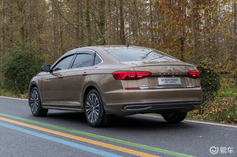 荣耀归来宜家宜商两不误试驾体验上汽大众全新一代帕萨特