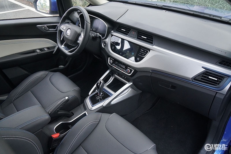 远景x3车身_轮胎