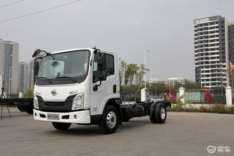 d20蓝牌轻卡搭载云内德威d20 130马力发动机,扭矩达到350n.