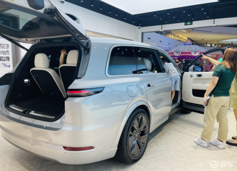 旅行车和suv哪个驾驶更舒适 bda83a65b89640d5803cad8b9cc34a7e.png