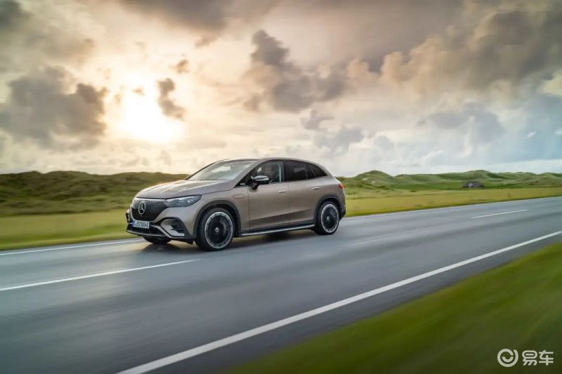 16万智驾研习社当奔驰和卡梅隆聊