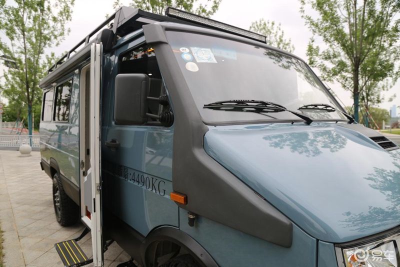 江苏新星改装的这台南京依维柯欧霸nj2056但内饰与nj2045_易车
