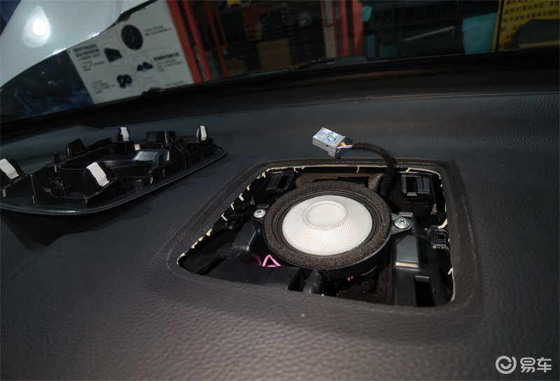 本田cr-v原车是有中置喇叭的安装位_易车