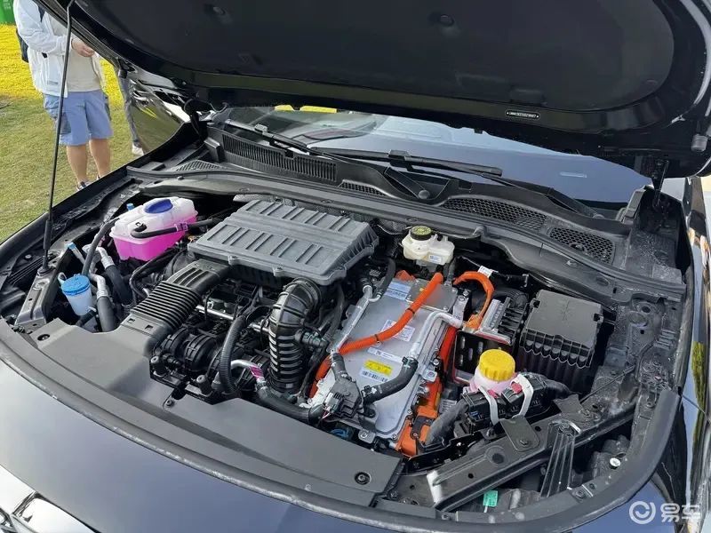 奇瑞风云A8售7.99万起，1400km+续航