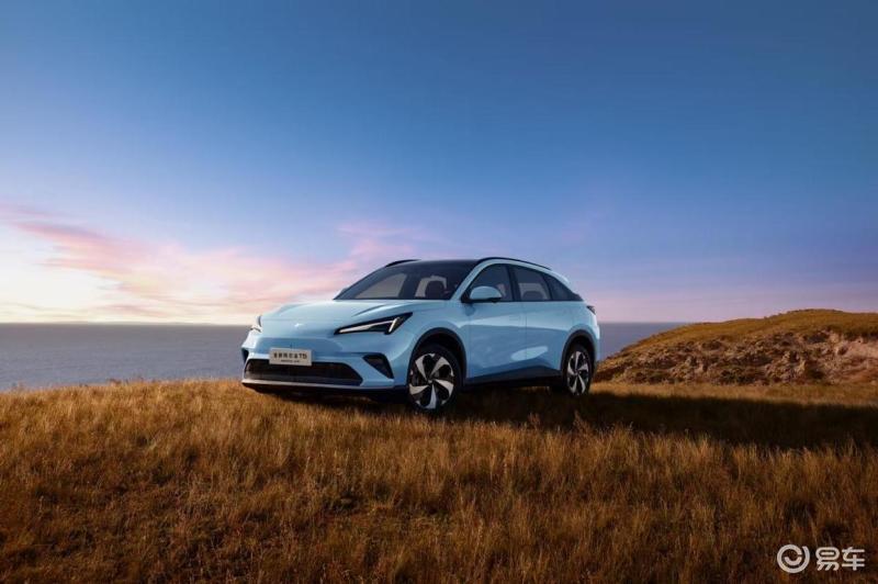 新增增程版 配置大幅提升 新款极狐阿尔法T5开启预售