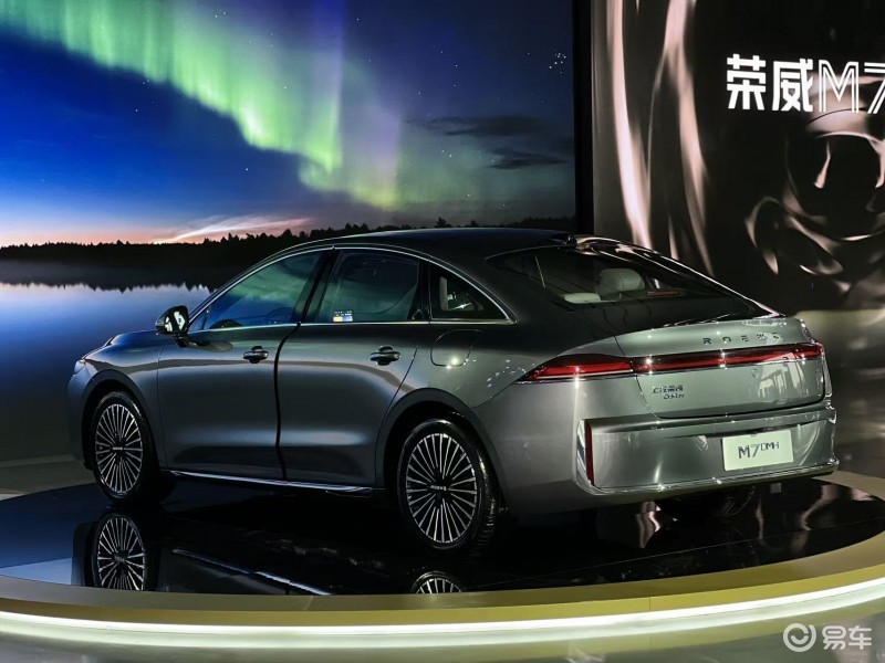 10万级混动家轿买什么?荣威M7有答案