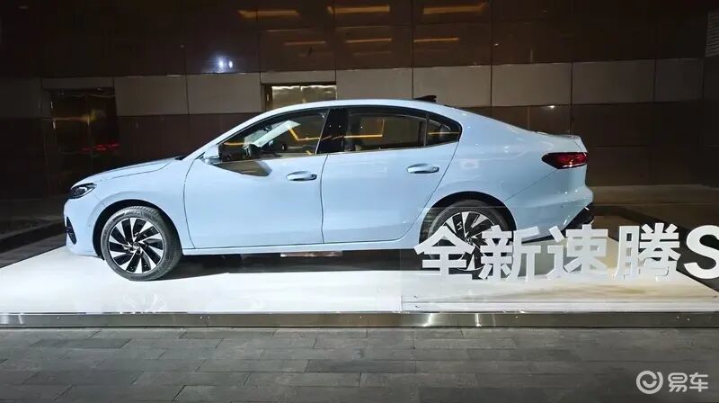 车内大屏幕,皮质包覆,一汽-大众全新速腾S