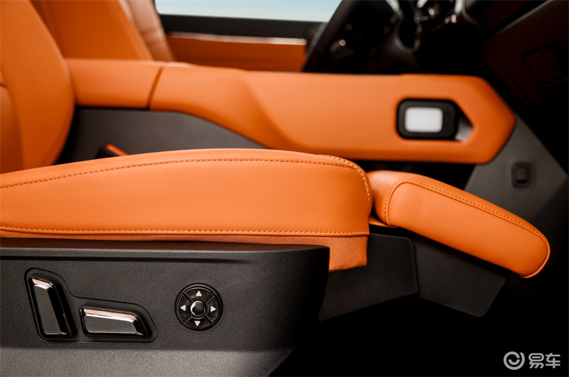 猛龙PLUS七座版19.38万起预售“方盒子”天花板来了