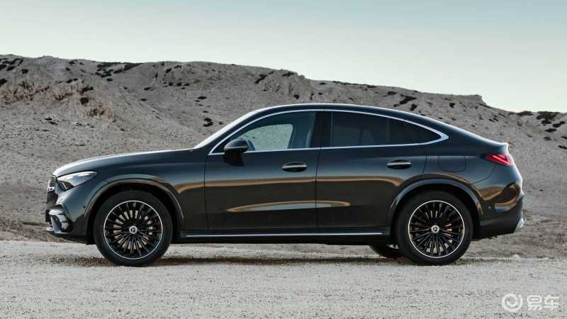 全新奔驰glc轿跑suv官图 车辆长度有所加长_汽车产经网