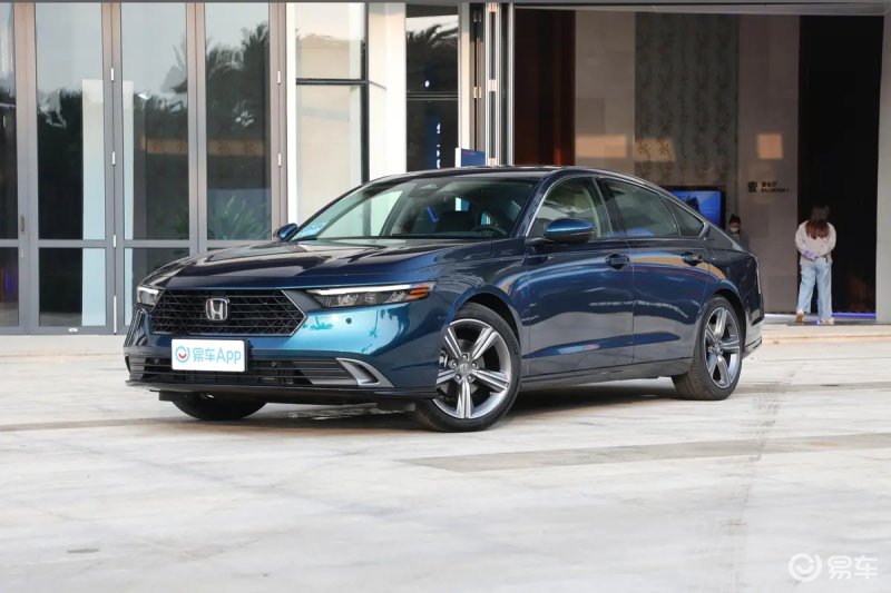 雅阁260turbo 卓越版侧前45度车头向左水平