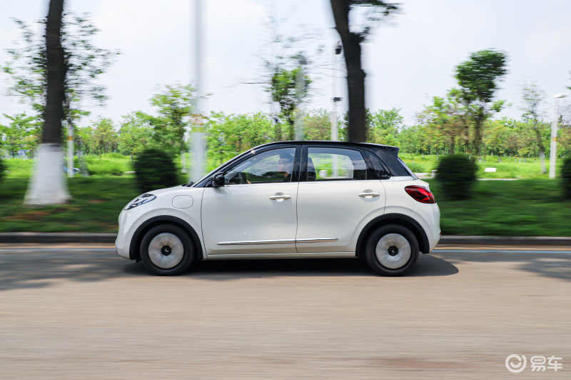 Precisely grasp the travel needs of young ladies with babies and test drive Wuling Bingo