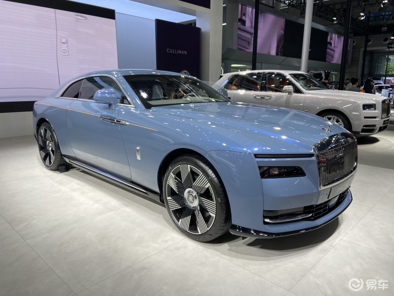 2023粤港澳大湾区车展:劳斯莱斯闪灵推出威特灵蓝新配色_汽车产经网