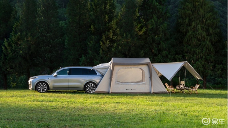 理想发布牧高笛联名充气车尾帐篷 售2999元_汽车产经网