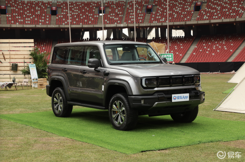 全新北京bj40刀锋英雄版开启预售预售价格1898万元起