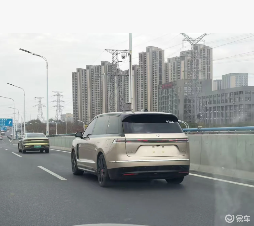 终于上路了！蔚来 ES9 公开亮相，霸气外观让人一眼心动