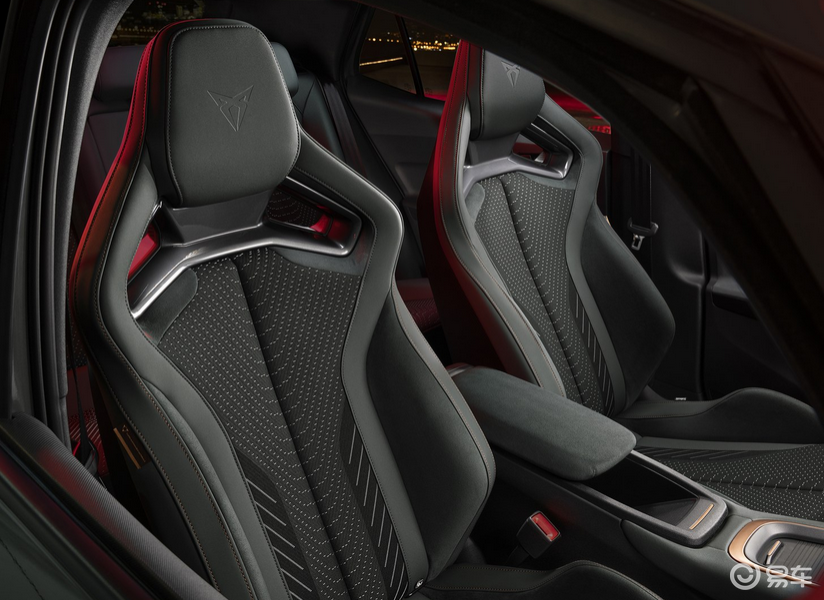 新车相较于普通版cupra born升级了刹车和悬架系统新车拥有_易车