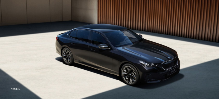 36.8万起买宝马行政级轿车，26款5系、i5正式开售