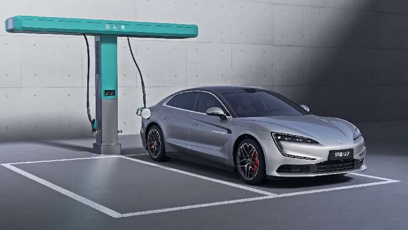 仰望 2026 款旗舰 以极致技术重塑高端出行新体验