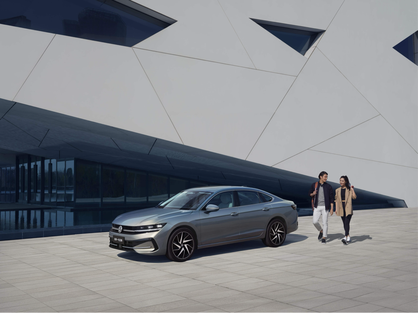 迈腾2026款17.99万起,升级AI车机+高速NOA