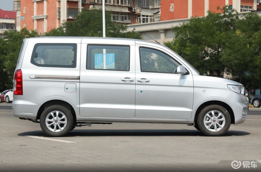 东风风光380报价及图片7座配置_易车知识库