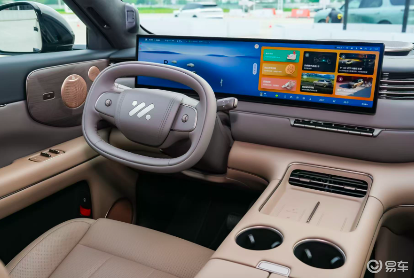 智己LS8深度试驾：以百万级驾控定义2026最强8系旗舰