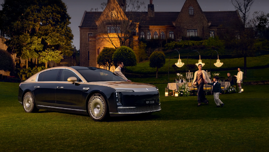 购车指南:70.8万起,2025款尊界S800怎么选?