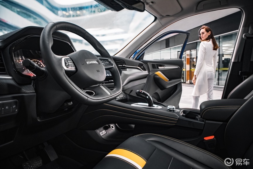 ����������������ȡ�����δ����β����ƹǧ�������У�����F7x��������������Ϊ������������������Ĳ�Ʒ���ػ��������䣬�ڵ�崳�ͷ�в������ʡ�Ҳ�����µ�����ܻ�̾���������ս���ȥ������˭���ܷ��ϴ˿������������ᡣ��Ը�Ӵˣ��Թ���F7xΪ�������й�Ʒ�ƣ������ڽ���SUV������ϸ���������������Ϊ�ഺ������Ϊ�����򵥣�Ϊ�г���������