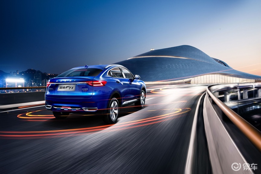 ��Σ�����F7x����һ������ʵ�ġ�SUV���������̳��˹�����Ʒ�ʻ���ӵ��רҵ��SUV���̺���ɿ���ͨ���ԣ��������ɲ������ṩ��������ʱ����ϵͳ��200�������Ť�ط��䣬����ʵ�����ܼ�ʻģʽ���ھ���ģʽʱ��Ϊ����ģʽ������Ť�����Ϊ0���ճ���ʻʡ�ͼ��ţ��ڱ�׼���˶���ѩ��ģʽʱ��Ϊ������������ʵ��Ť�ص�0~100%�����ɱ���ƣ���ʹ��Էǳ����ʻ·��ͬ�����Ե�Ȼ��֮������ء�ɳ��ģʽʱ��Ϊ������ֹģʽ��ǰ����Ť�ط���ȹ̶�Ϊ50:50�����ױ�����һ̨Ӳ��ԽҰ����ʵ���������̽������ĵ����롣�ڰ���SUV�Ľ�ɫ�У�����F7x���԰������������ߣ���׷�������·�Ͽ�Խɽ�Ӵ�Ҳ������ɽ�˺���