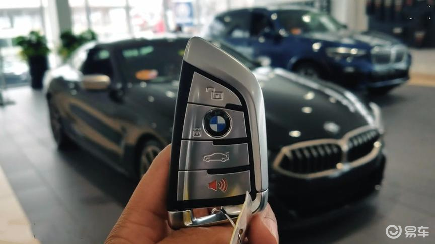 宝马m850i到货,按下钥匙坐进驾驶室,瞬间被惊艳了!