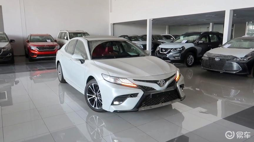 2020款丰田凯美瑞se详细实拍,了解完外观内饰