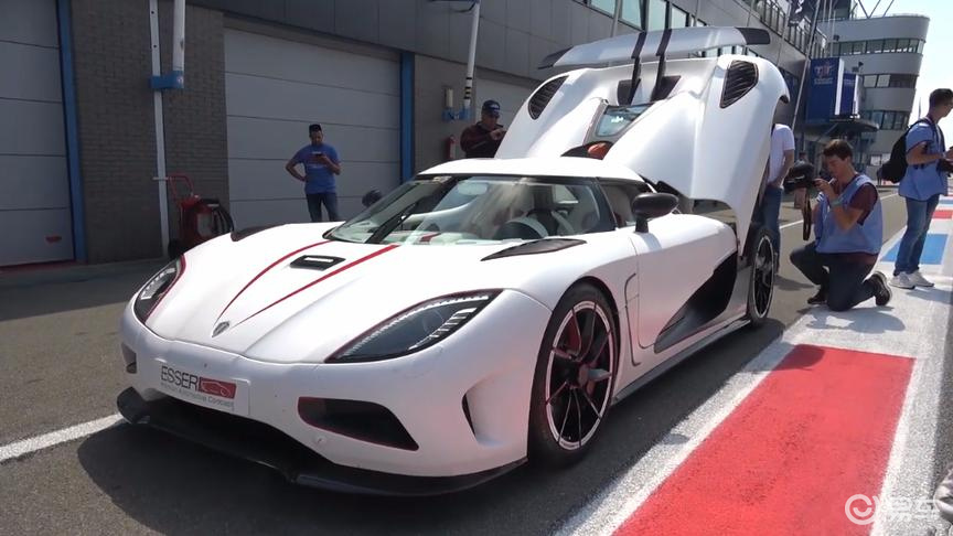 柯尼塞格agera r上赛道,一脚油门下去才知道贵在哪!