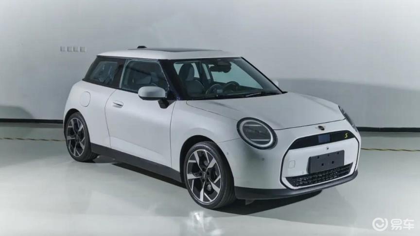 它就是福特蒙迪欧全新运动混动版车型蒙迪欧运动混动版预计提供普通版