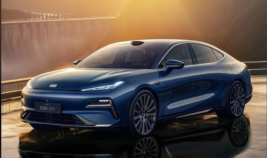 11万级中大型轿车杀疯了！日产N7 VS 吉利银河星耀8