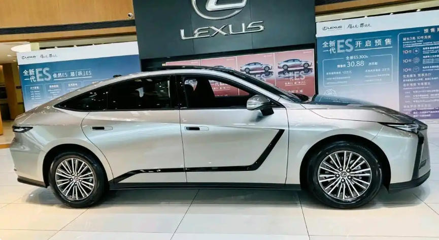 全新ES来了,老派豪华车也开始改路子了