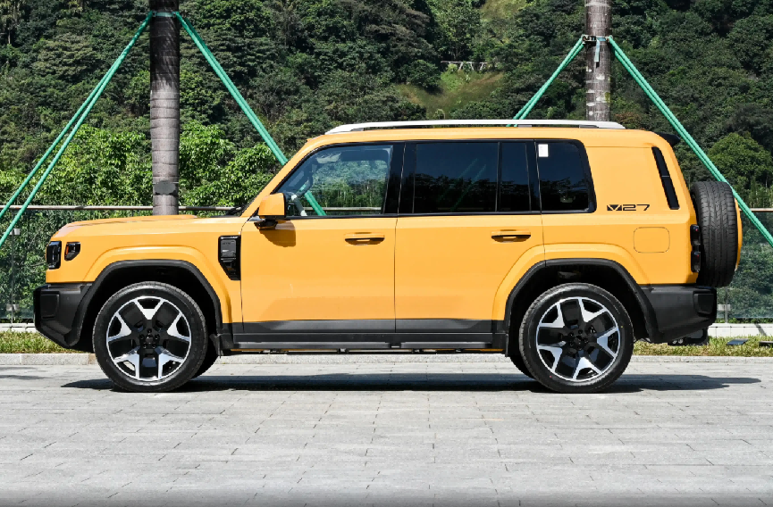 硬派方盒子SUV的新选择，这车上市，售价16.98万起