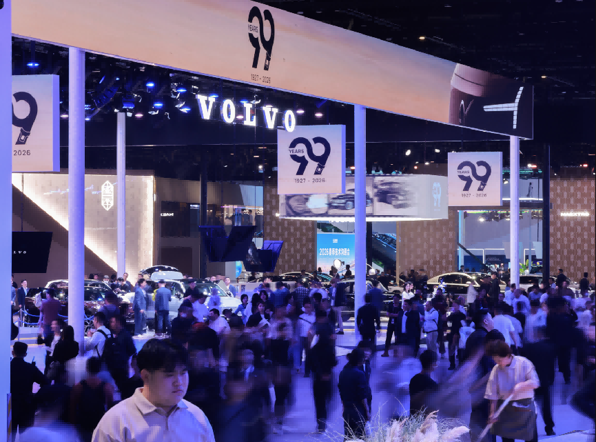 沃尔沃开启99周年感恩季，豪华纯电MPV EM90上市