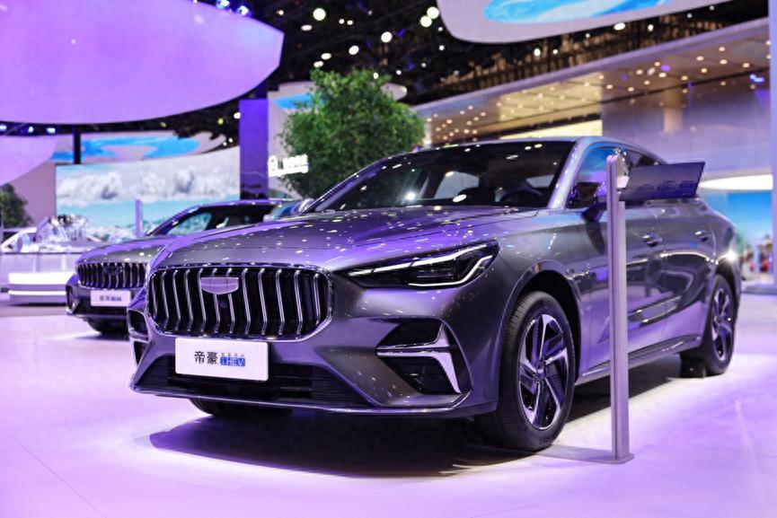 第5代帝豪i-HEV智擎混动首秀，开启国民家轿2L时代