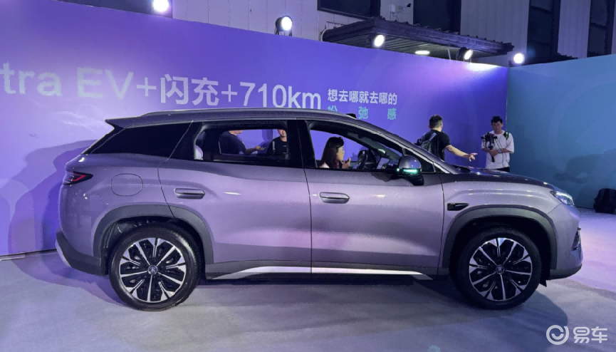 比亚迪开年扔出王炸!宋Ultra EV上市15.19万起