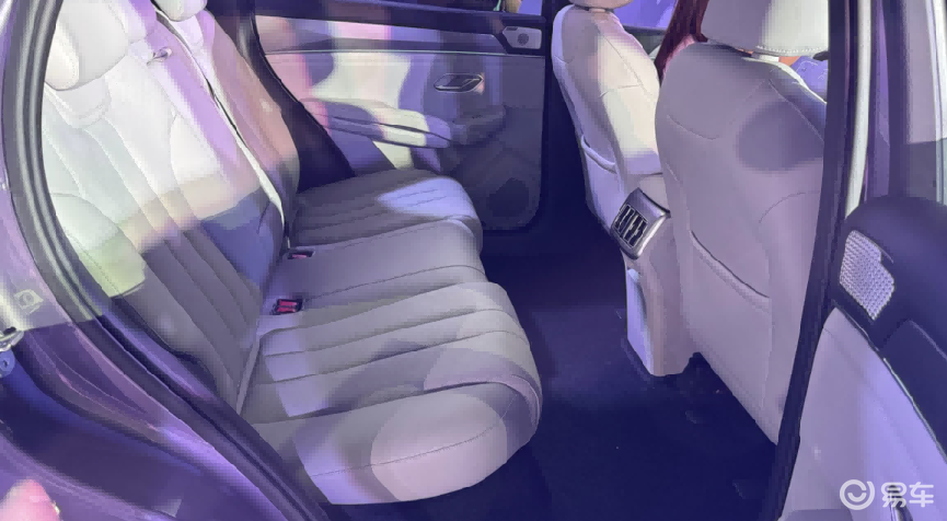 比亚迪开年扔出王炸!宋Ultra EV上市15.19万起