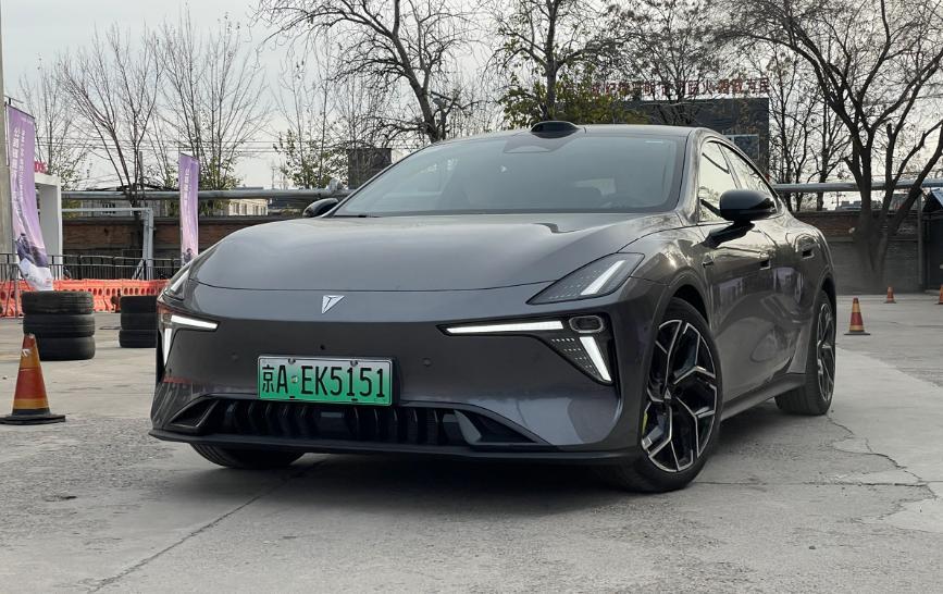 磁流变悬架+激光雷达双满配，13万级战神深蓝L06试驾