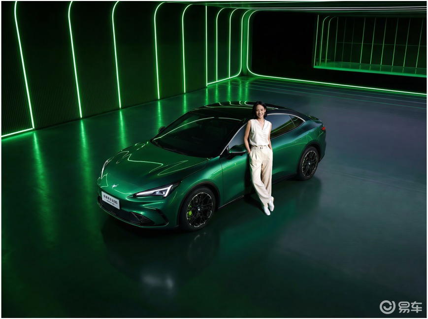 极狐全新阿尔法S5“蓝眼狐”神韵，科技感点亮街头？