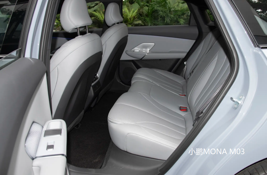 激光雷达+宁德时代！深蓝L06VS小鹏MONA M03