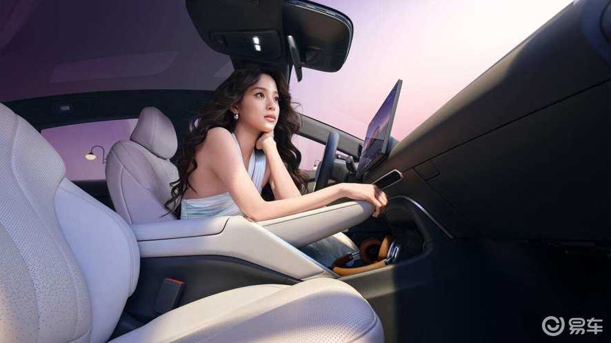 新款MONA M03上市,售11.98万元起